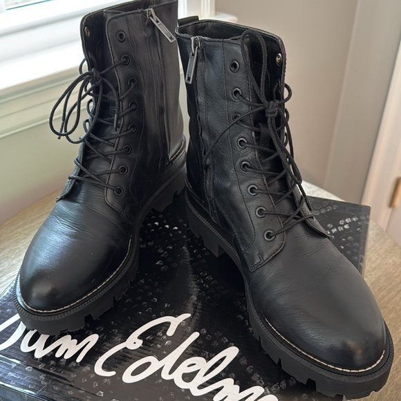 Boots - Picture 3 of 4